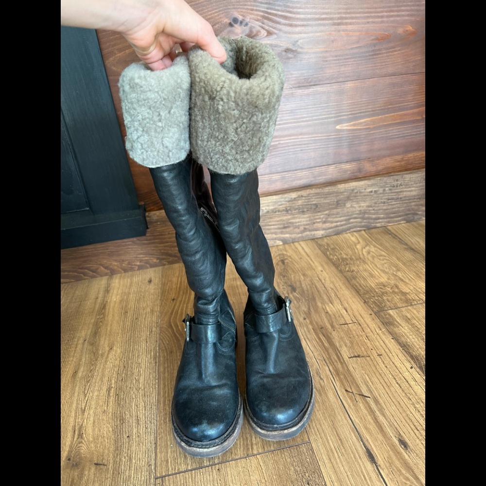 Frye fleeced boots - Picture 5 of 10